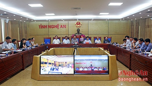 Các đại biểu tại điểm cầu Nghệ An.