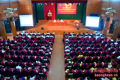 Toàn cảnh buổi làm việc của đồng chí Nguyễn Đắc Vinh - Bí thư Tỉnh ủy tại Trường ĐH Vinh.