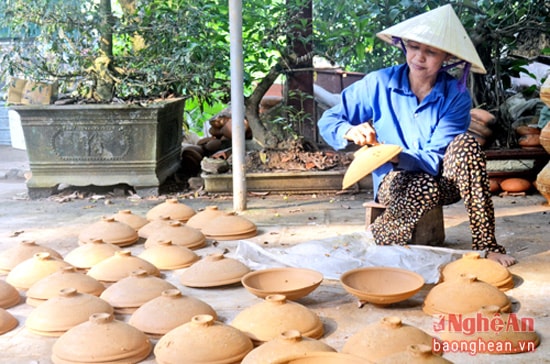 Gia đình ông Khang “nồi đất” là người manh nha khôi phục lại nghề nồi đất truyền thống.