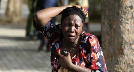 Nỗi đau gào xé của phụ huynh 1 trong 8 bé gái mới bị nhóm Boko Haram bắt cóc hôm 45.