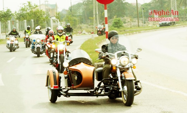 Trên đường phố Quảng Trị, nhóm biker xứ Nghệ đang thỏa sức vươn mình