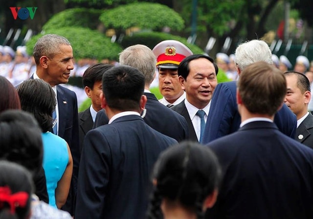 Đây là chuyến thăm Việt Nam đầu tiên của Tổng thống Barack Obama và là chuyến thăm của Tổng thống Mỹ thứ ba tới Việt Nam kể từ khi hai nước bình thường hóa quan hệ năm 1995. (Ảnh: Ngọc Thành)