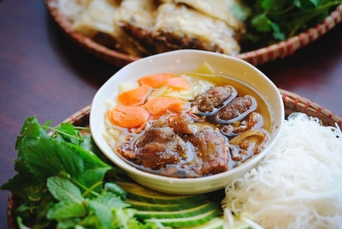 Bún chả Hà Nội, món ăn quyến rũ nhất trong cả những ngày đông hay hè. Ảnh: Tourinhanoi.