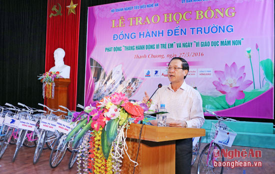  Đồng chí Lê Minh Thông- Ủy viên BTV Tỉnh ủy, Phó Chủ tịch UBND tỉnh phát biểu