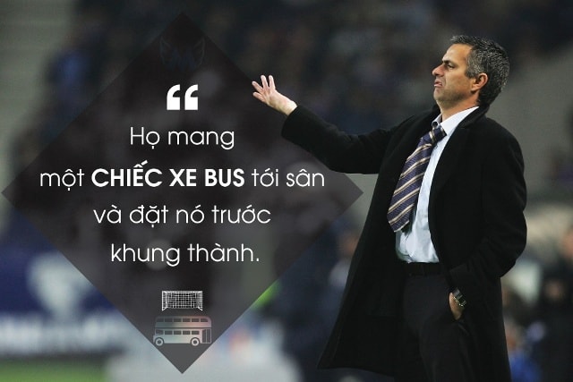 Mourinho chỉ trích phong cách thi đấu tử thủ của Tottenham khi Chelsea bị Spurs cầm hòa hồi tháng 9/2004. Tuy nhiên, nhà cầm quân người Bồ Đào Nha sau đó mới nổi tiếng hơn với chiến thuật 