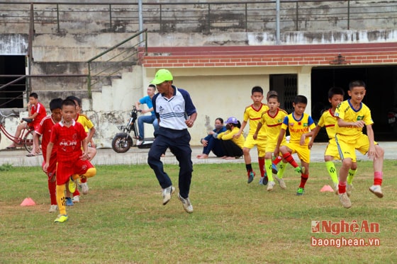 Dù không còn đảm nhiệm cương vị huấn luyện viên. Nhưng với 20 năm kinh nghiệm, cựu huấn luyện viên 