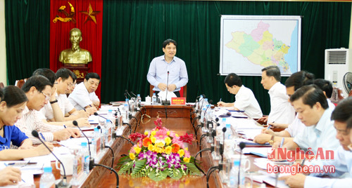 Đồng chí Nguyễn Đắc Vinh - Ủy viên Trung ương Đảng - Bí thư Tỉnh ủy  kết luận tại hội nghị.