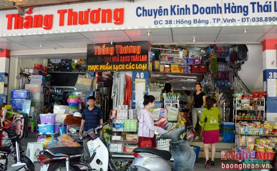 Cửa Hàng Thắng Thương chuyên kinh doanh các mặt hàng Thái Lan chính hãng nằm ở địa chỉ số 38 và 40 Hồng Bàng, TP.Vinh