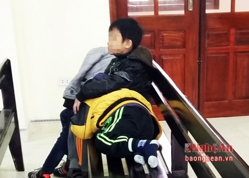 Những đứa con của Trần Mạnh Tài bơ vơ trong phiên xét xử cha mình