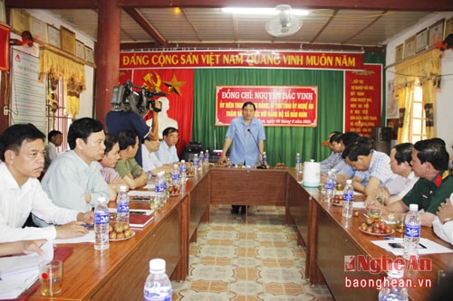 Toàn cảnh buổi làm việc của đoàn công tác tại xã Bảo Nam.