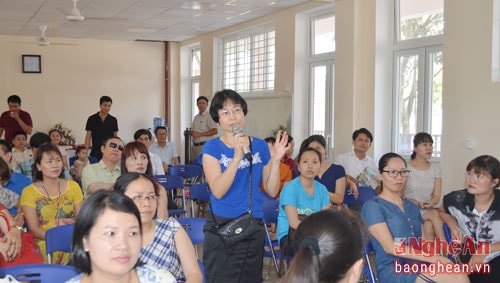 Phụ huynh nêu ý kiến tại Hội thảo