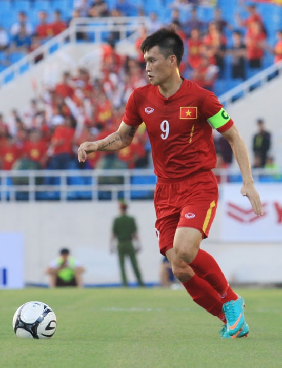 lap-ky-luc-cong-vinh-van-bi-nem-da