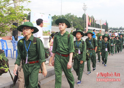 Các chiến sỹ nhí lên đường tham gia Học kỳ quân đội 2016.