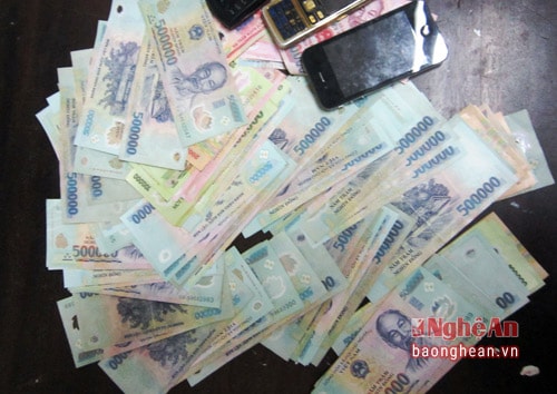 Tang vật tiền mặt bị thu giữ