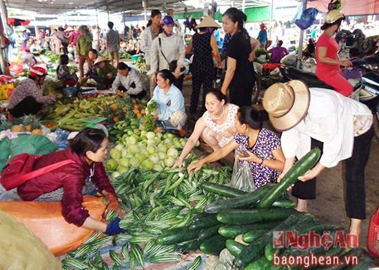 Chợ đầu mối luôn nhộn nhịp từ lúc 3-4 giờ sáng đến tận hôm sau