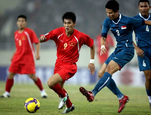 hlv-singapore-hoc-tro-cua-toise-sut-tung-luoi-viet-nam-1