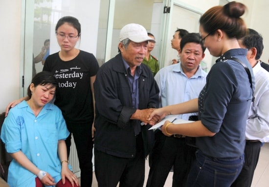 Thăm hỏi hỗ trợ nan nhân trong vụ 