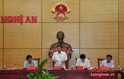 Đồng chí Nguyễn Xuân Đường-Phó Bí thư Tỉnh ủy-Chủ tịch UBND tỉnh chủ trì cuộc họp