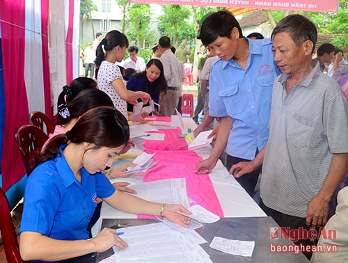 Cử tri thị trấn Quán Hành tham gia bầu cử đại biểu Quốc hội khóa XIV và đại biểu HĐND các cấp, nhiệm kỳ 2016 - 2021