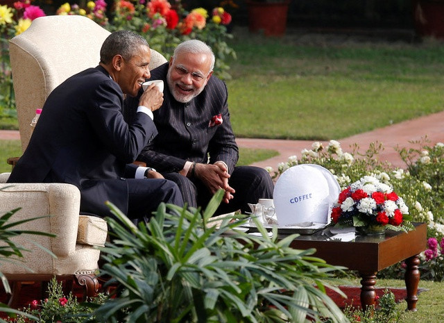 Tổng thống Mỹ Barack Obama (trái) và Thủ tướng Ấn Độ Narendra Modi (phải) đàm đạo tại New Dehli năm 2015 (Nguồn: Reuters)