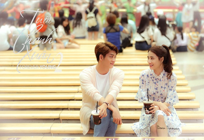 Tuổi thanh xuân phần hai khởi quay tại Hàn Quốc từ cuối tháng 5. Êkíp làm phim mới tung ra bộ hình đầu tiên, trong đó có những khoảnh khắc ngọt ngào của cặp diễn viên chính.