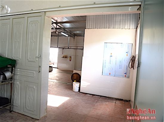 Các khu vực nhốt lợn, giết mổ, chế biến được tách biệt, có cửa kéo.