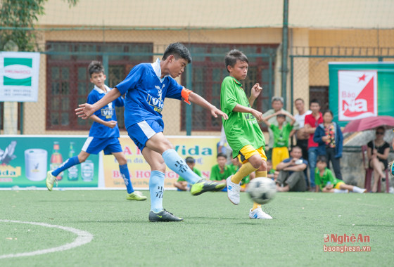 TN Hưng Nguyên lên ngôi đầu bảng, cầm 1/2 tấm vé vào bán kết.