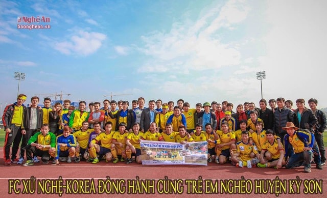 Phan Quang Phóng cùng FC xứ Nghệ tại Hàn Quốc ủng hộ đồng bào vùng khó Kỳ Sơn