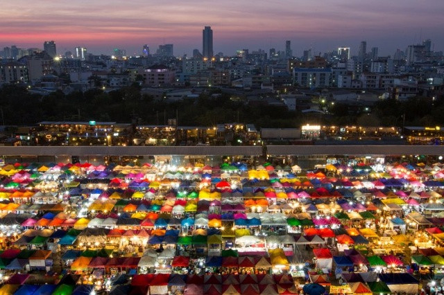 Khu chợ đầy màu sắc ở Bangkok, Thái Lan. (Ảnh: Kajan Madrasmail)