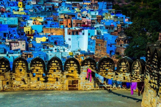 Jodhpur, thành phố xanh ở Ấn Độ. (Ảnh: Mike Czech)  Ấn Độ là quốc gia nổi tiếng với những sắc màu rực rỡ, ấn tượng.