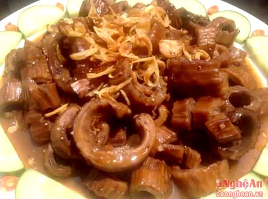 Bao tử cá ngừ om nước dừa làm món khai vị đầy hấp dẫn và độc đáo, sẽ  không khó làm đối với bất kỳ bà nội trợ
