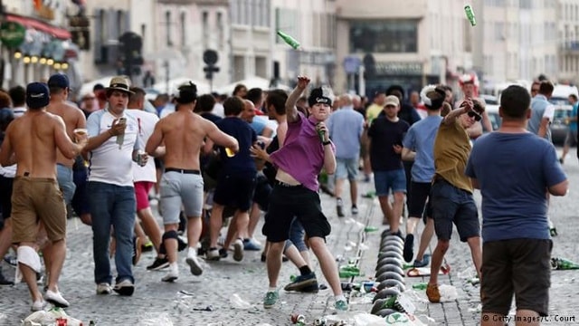 Cổ động viên Anh tại Marseille. Ảnh: Getty.