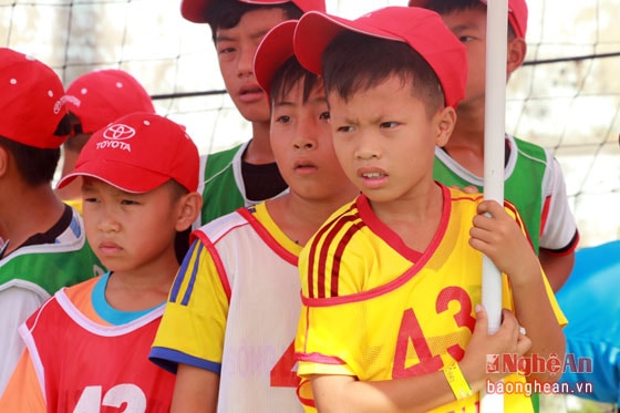 Nỗi lo lắng hiện rõ trên gương mặt các ứng viên