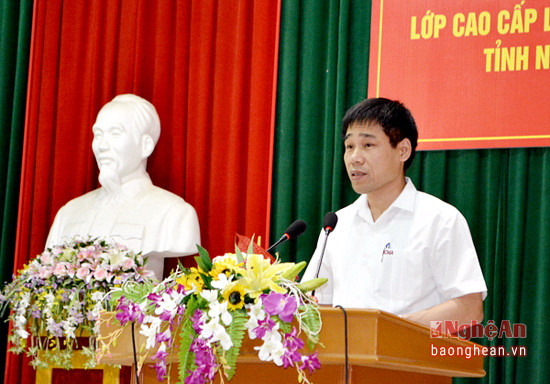 TS Đậu Tuấn Nam- Phó Giám đốc Học viện Chính trị khu vực 1- Học viện Chính trị Quôc gia Hồ Chí Minh phát biểu khai mạc buổi lễ.