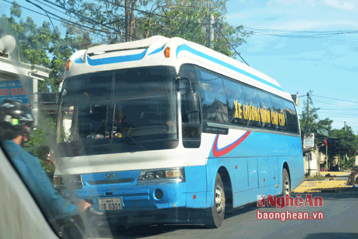 Xe vận tải hành khách biển kiểm soát Lào đều có chất lượng không mấy cao nhưng đều được quảng cáo là hàng chất lượng VIP..