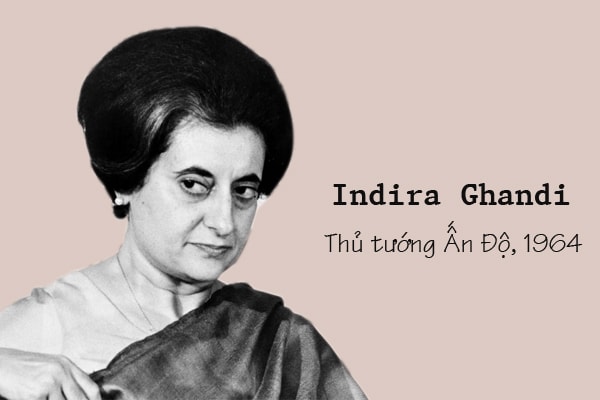 Cha của Indira Gandhi là Thủ tướng Ấn Độ đầu tiên sau chế độ thực dân. Sau khi cha bà mất, Indira Gandhi là Thủ tướng có thời gian nắm quyền lâu thứ hai trong lịch sử.  Trong thời gian tại vị, bà đã nỗ lực lật đổ hệ thống giai cấp nhưng lại bị cáo buộc góp phần đẩy cao căng thẳng giữa Ấn Độ và Pakistan. Mặc dù bị bắt vào năm 1978 vì tội tham nhũng, nhưng Indira đã tái đắc cử vào năm 1980. Năm 1984, bà bị ám sát. Hiện nay tên bà được đặt cho Đại học Quốc gia Gandhi, trường đại học lớn nhất thế giới.