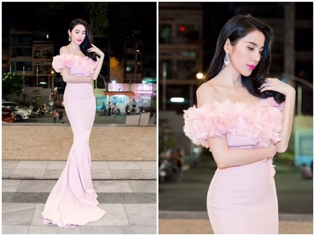 Dự đêm chung khảo Hoa hậu Việt Nam 2016, Thủy Tiên chọn đầm ôm dáng, trễ vai của Lê Thanh Hòa. Thiết kế không chỉ vừa vặn mà còn toát lên sức hút gợi cảm và lãng mạn. Ảnh: Linh Bồ