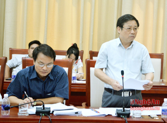 Đồng chí Đậu Văn Thanh- Giám đốc Sở Nội vụ báo cáo kết quả triển khai đề án