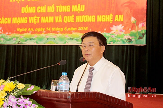 Đồng chí Nguyễn Xuân Thắng - Ủy viên BCH Trung ương Đảng, Giám đốc Học viện chính trị quốc gia Hồ Chí Minh trình bày đề dẫn hội thảo.