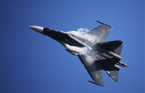 phi-cong-tiem-kich-su-30-thoat-hiem-the-nao