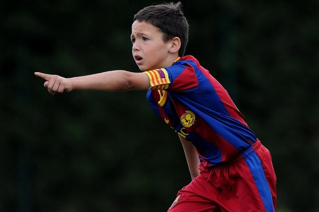 Khả năng chịu đựng áp lực cao từ các trận đấu đã được thấm nhuần vào các học viên của La Masia ngay từ nhỏ. Trong hình là cậu bé mới chỉ 8 tuổi Arnau Martinez