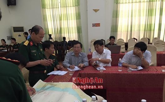 Lực lượng chỉ huy cứu hộ, cứu nạn đang dồn toàn lực để tìm kiếm phi công còn lại.