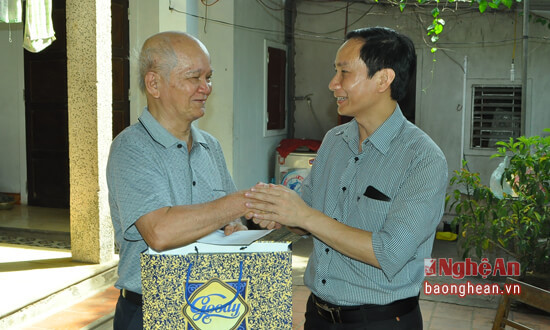 Đồng chí Thái Ngô Dương chân thành cám ơn Ban biên tập Báo Nghệ An và chúc tờ báo ngày càng phát triển vững mạnh