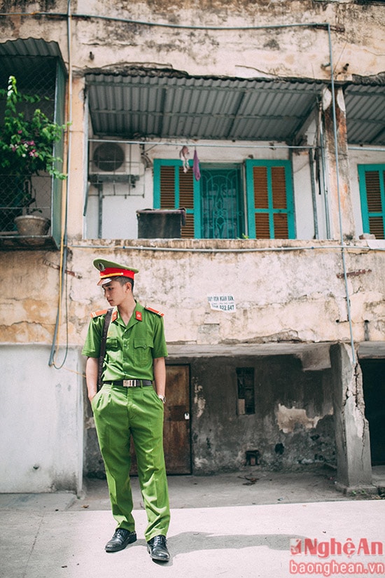 Thế Anh cho biết: “Mình đã đi qua khu nhà này không nhớ bao nhiêu lần, lần nào cũng thích thú ngắm nhìn. Nó như là một biểu tượng của thành phố quê hương, của một giai đoạn lịch sử . Lần nào đi qua cũng ao ước được 