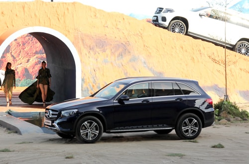 GLC-class, tâm điểm của triển lãm Mercedes Fascination 2016 chủ đề SUVenture. 