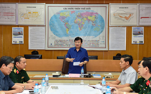 Phó Thủ tướng Chính phủ Trịnh Đình Dũng, Chủ tịch Ủy ban Quốc gia tìm kiếm cứu nạn chỉ đạo tập trung tìm kiếm, cứu nạn người.