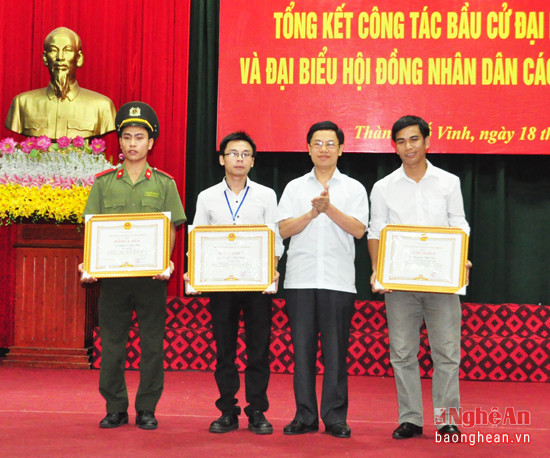 Đồng chí Nguyễn Xuân Sơn - Phó Bí thư Thường trực Tỉnh ủy cho rằng, từ nay đến ngày bầu cử 22/5 cần quan tâm hướng dẫn nghoee