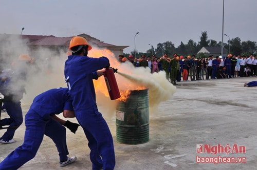 Để phòng cháy chữa cháy có hiệu quả, cần nâng cao hơn ý thức, kiến thức về PCCC và CNCH.
