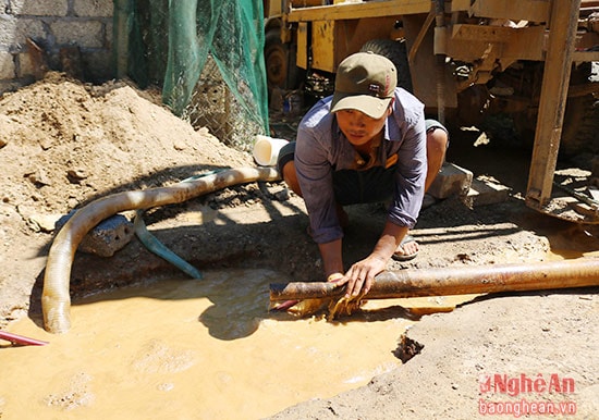 Nghề khoan giếng cũng hên xui