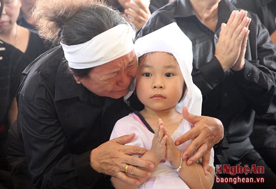 Nỗi đau của người ở lại